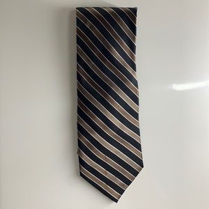 Pronto Uomo men’s silk necktie. Black and brown even cross stripes.